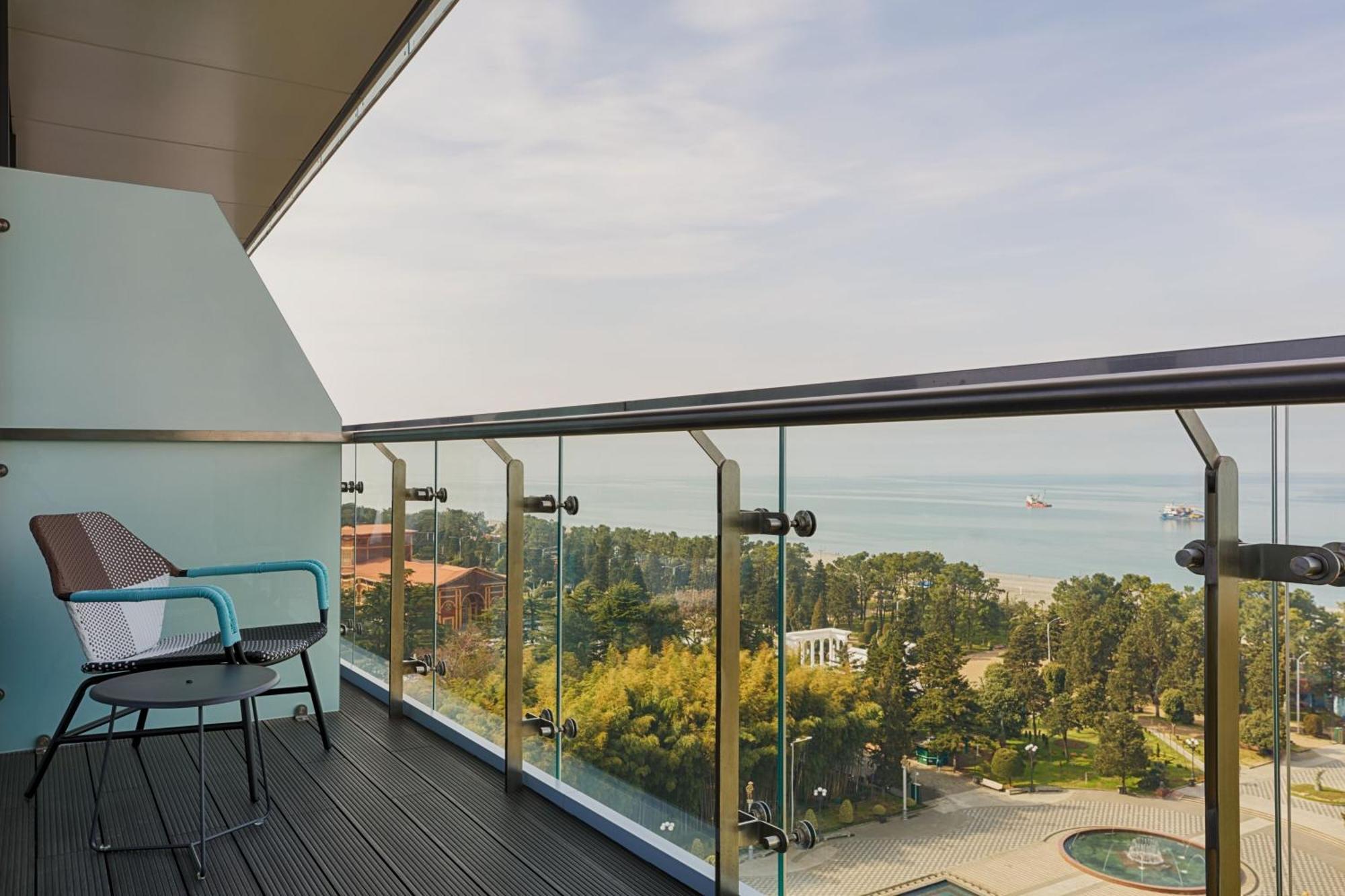 отель Le Meridien Батуми Экстерьер фото