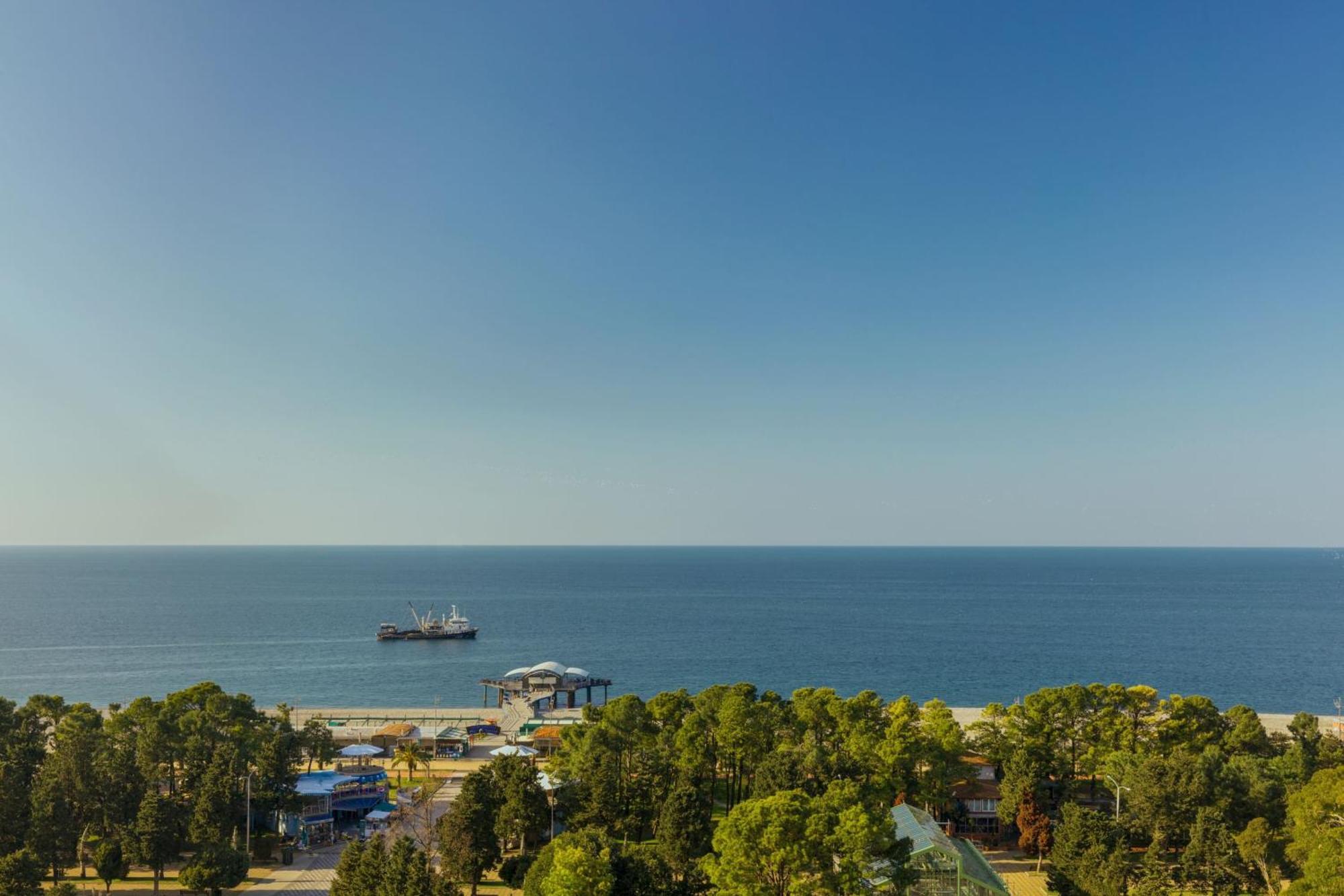 отель Le Meridien Батуми Экстерьер фото