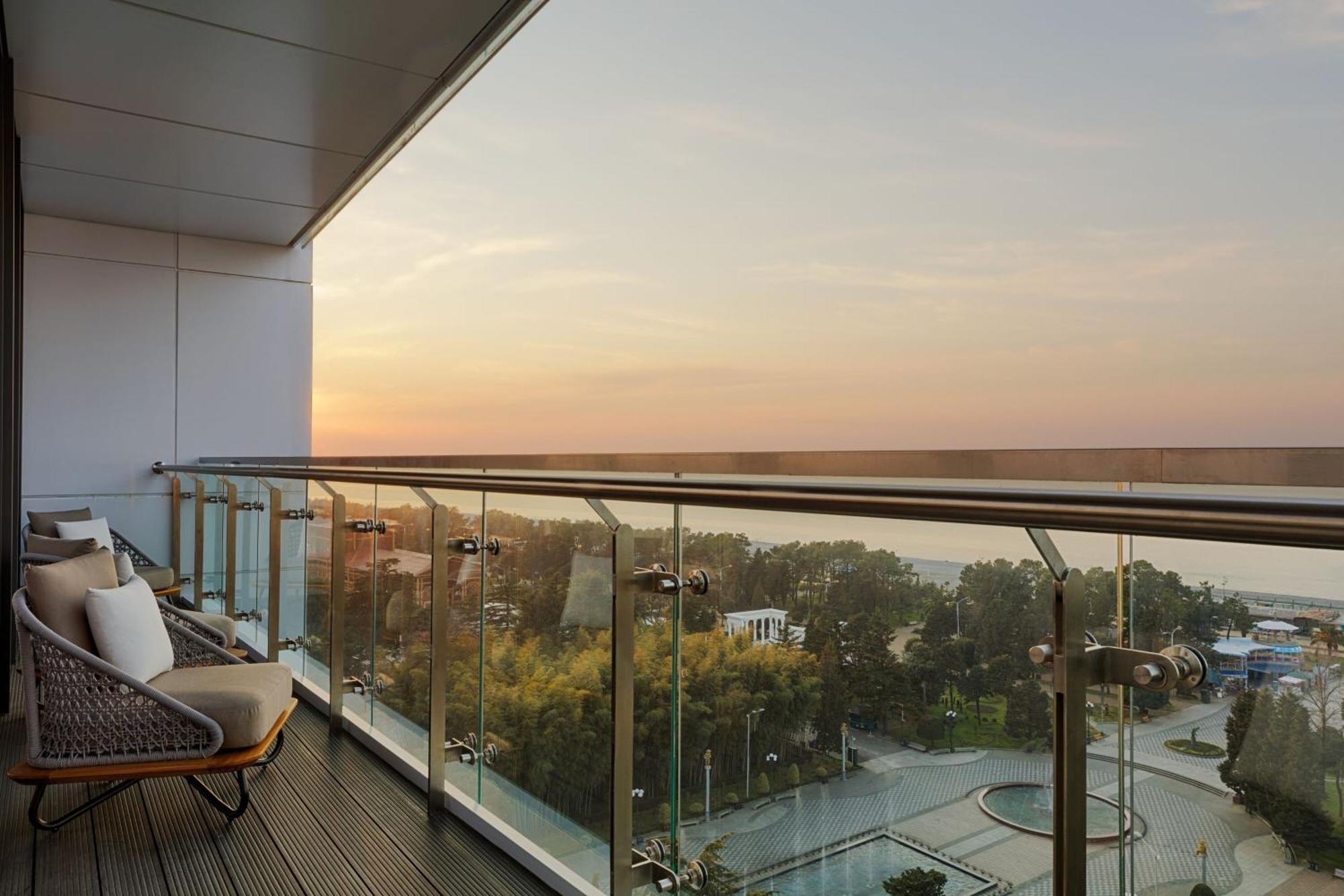 отель Le Meridien Батуми Экстерьер фото